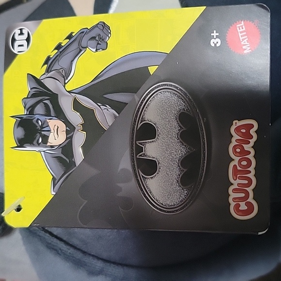 Mattel DC Cuutopia Batman Plush Toy, Super Hero Soft Rounded Pillow Doll 10-inch - Picture 6 of 6